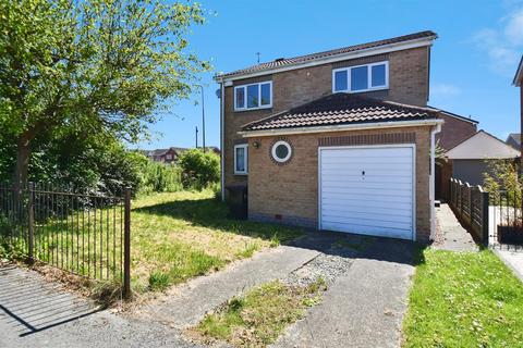 4 bedroom detached house for sale, Linnet Drive, Hull