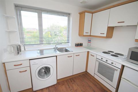 2 bedroom apartment to rent, Rochester Road, Newton Hall