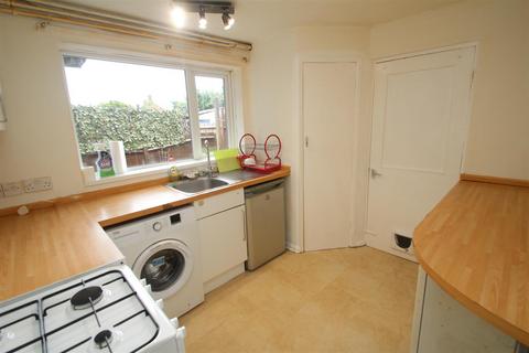 2 bedroom maisonette to rent, Warners End Road, Hemel Hempstead