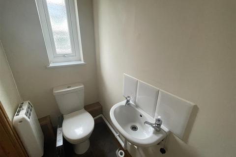 3 bedroom terraced house to rent, Clos Gwili, Llanelli SA14