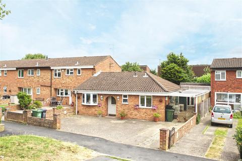 2 bedroom bungalow for sale, Brampton Close, Cheshunt