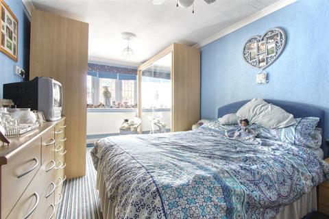 17 Brampton Close, Cheshunt, Waltham Cross, EN7 6HZ
