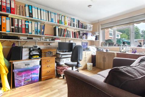 17 Brampton Close, Cheshunt, Waltham Cross, EN7 6HZ