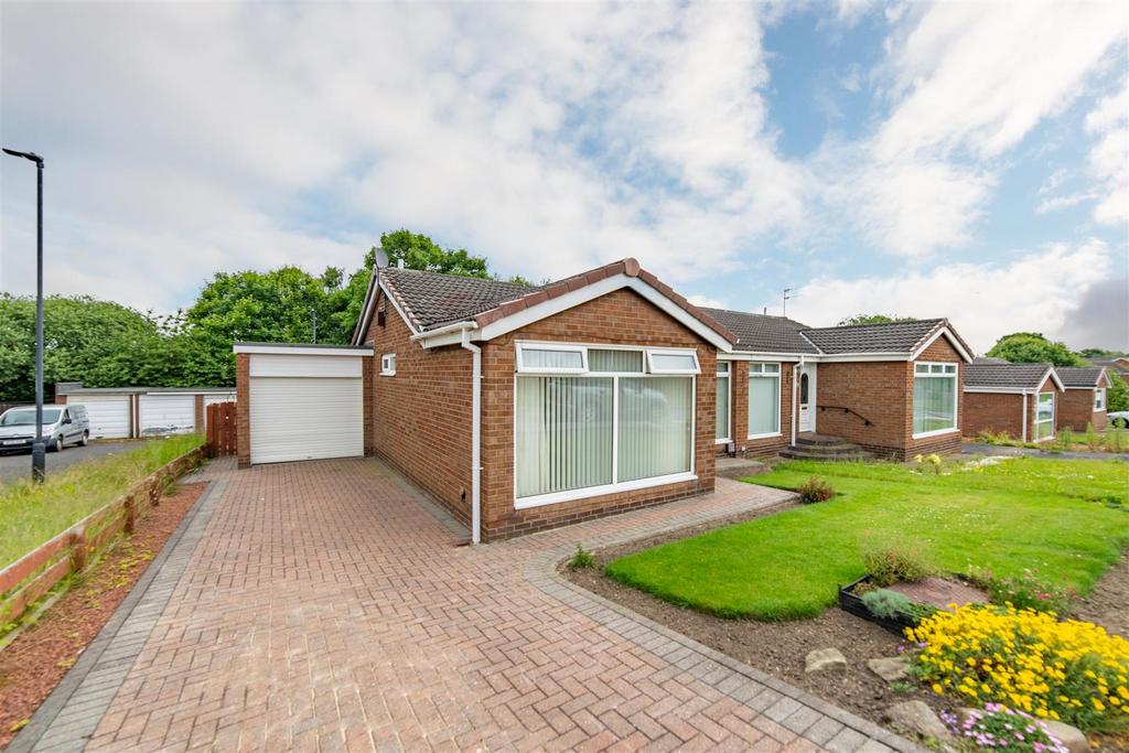 Skelton Court, Kingston Park, NE3 2 bed semidetached bungalow for sale