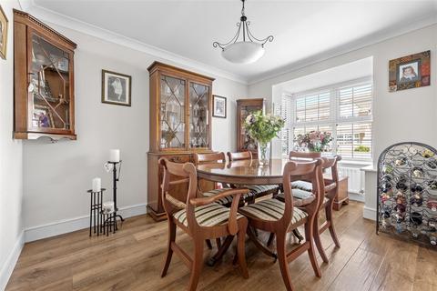 37 Crabtree Way, Dunstable, LU6 1UR