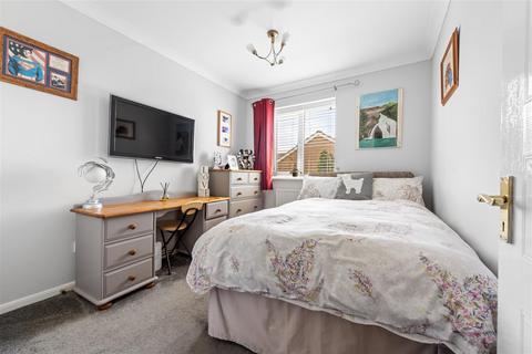 37 Crabtree Way, Dunstable, LU6 1UR