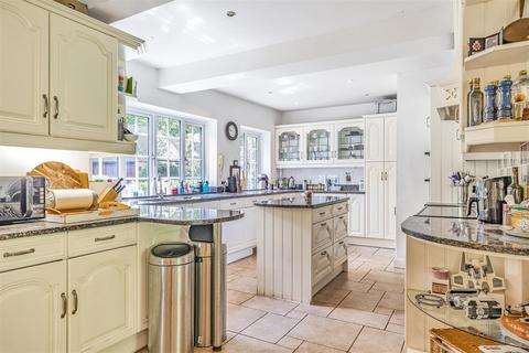 Acorns Heather Close, Kingswood, Tadworth, KT20 6NY