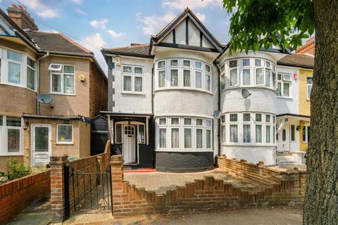 3 bedroom end of terrace house for sale, Greenway Avenue, Walthamstow
