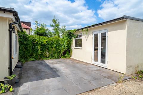 undefined, Collingwood Road, Sutton