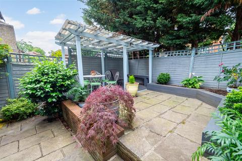 18 Keswick Close, Sutton, SM1 4HH