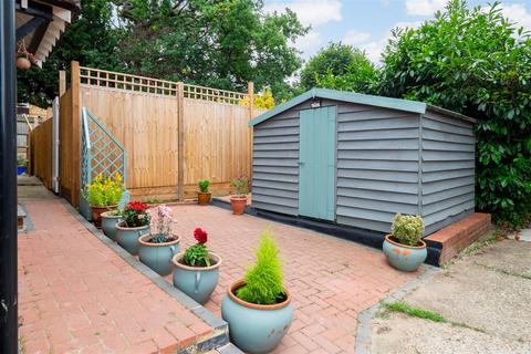 18 Keswick Close, Sutton, SM1 4HH