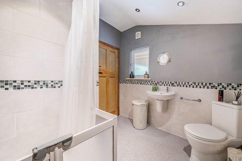 174 Court Road, Orpington, BR6 0PY