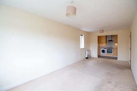 2 bedroom flat for sale, Modern apartment in prime location for the station | Gordon Road, Haywards Heath
