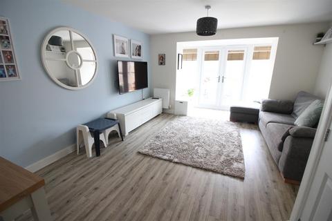 3 bedroom terraced house for sale, Peck Field Rise, Leeds LS25