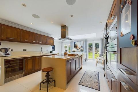 5 bedroom detached house for sale, Marlowe Close, Chislehurst