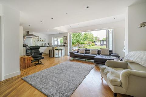 125 Layhams Road, West Wickham, BR4 9HE