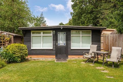 125 Layhams Road, West Wickham, BR4 9HE