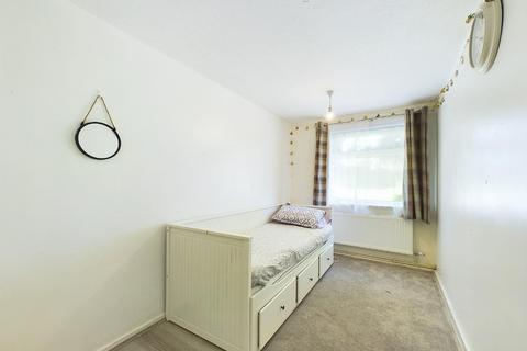 3 bedroom flat for sale, Cliffe Gardens, Shipley