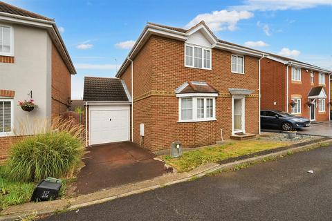 3 bedroom detached house for sale, The Fielders, Canvey Island SS8