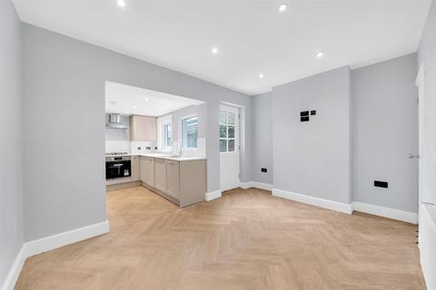 18 Devonshire Road, London, SE9 4QP