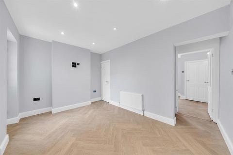 18 Devonshire Road, London, SE9 4QP