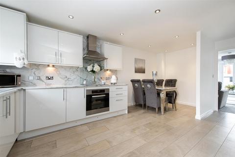 5 Dawn Close, Wollaston, Stourbridge, DY8 4GF