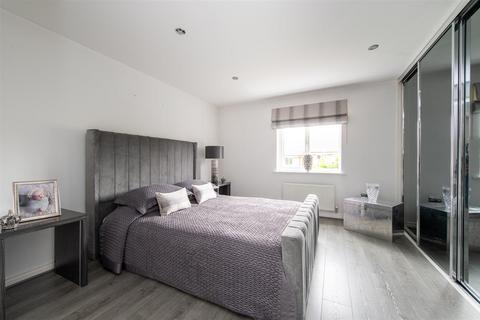 5 Dawn Close, Wollaston, Stourbridge, DY8 4GF