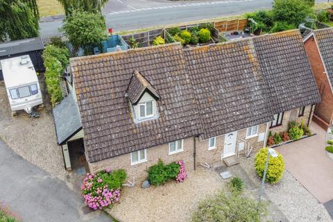2 bedroom end of terrace house for sale, Aylward Close, Hadleigh IP7