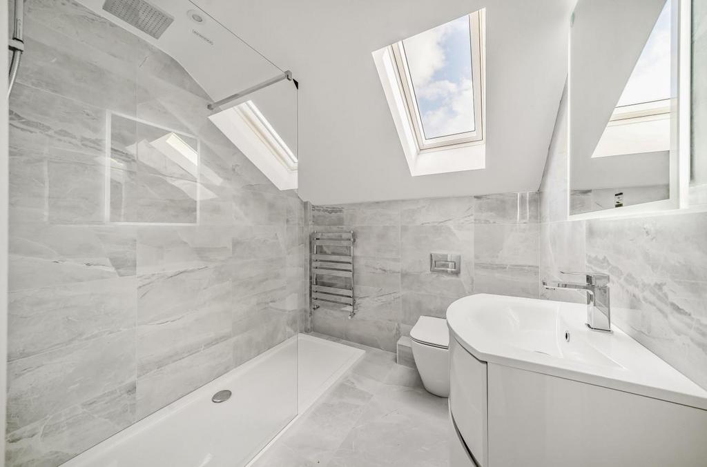Master En Suite 1 and 2.jpg