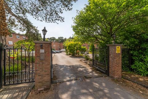 2 bedroom apartment for sale, Birkdale Court, Sunninghill