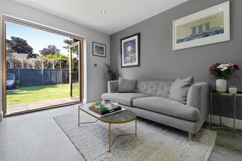undefined, Holmes Close, Sunninghill