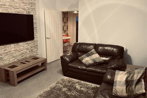 3 bedroom end of terrace house to rent, Y Ffowndri, Llanelli