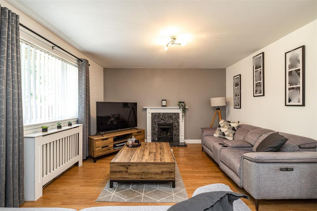 8 Tweedbank Avenue.jpg