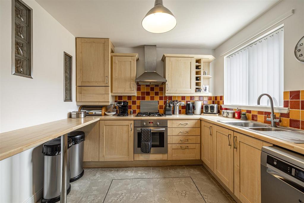 8 Tweedbank Avenue Tweedbank 25.JPG
