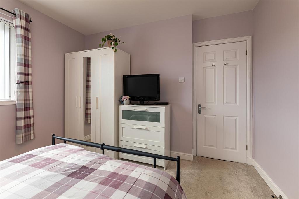 8 Tweedbank Avenue Tweedbank 47.JPG