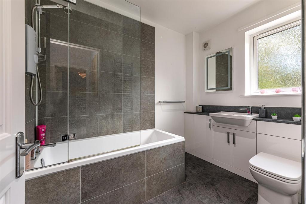 8 Tweedbank Avenue Tweedbank 52.JPG
