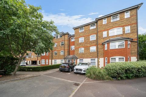 2 bedroom apartment to rent, Wingate Court, Willems Park, Aldershot GU11