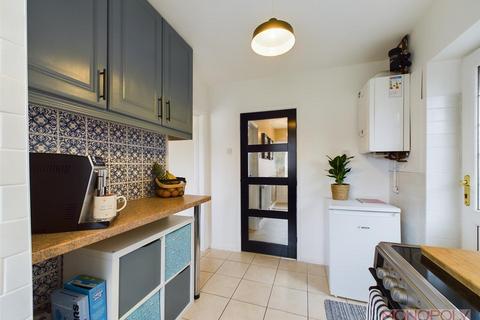 37 Bangor Road, Johnstown, Wrexham, LL14 2SR