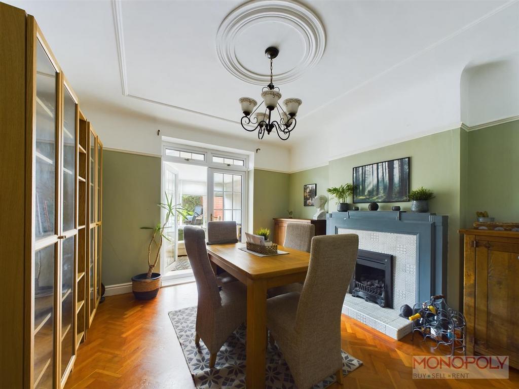 Dining/ family room