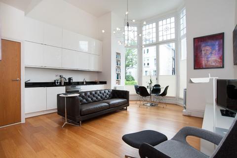 1 bedroom flat to rent, Belsize Park Gardens, London NW3