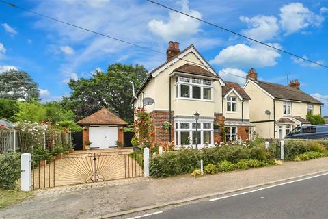 4 bedroom detached house for sale, Colchester Road, Ardleigh, Colchester