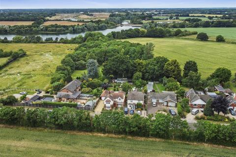 4 bedroom detached house for sale, Colchester Road, Ardleigh, Colchester