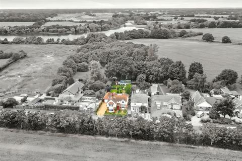 Colchester Road, Ardleigh, Colchester