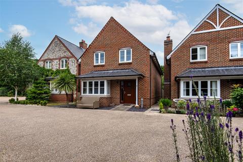 4 bedroom detached house for sale, Fairway Close, Worthing
