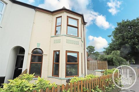 4 bedroom semi-detached house for sale, The Street, Corton, NR32