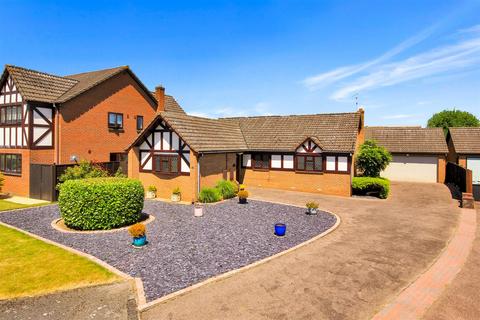 3 bedroom detached bungalow for sale, Kensington Close, Rushden NN10