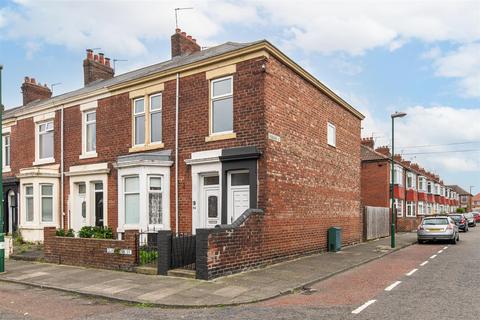 3 bedroom flat for sale, Gladstone Street, Hebburn