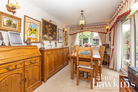 26 Britannia Crescent, Lyneham, Chippenham, SN15 4AN