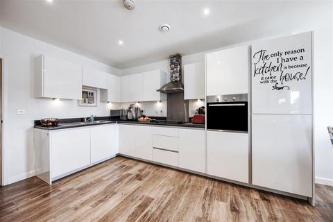 3 bedroom apartment for sale, Neasden Lane, Willesden