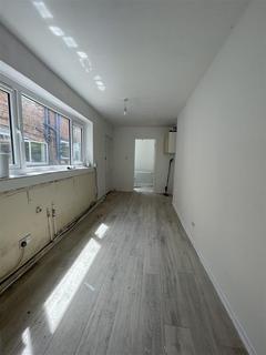 2 bedroom property to rent, Wednesbury Road, Walsall